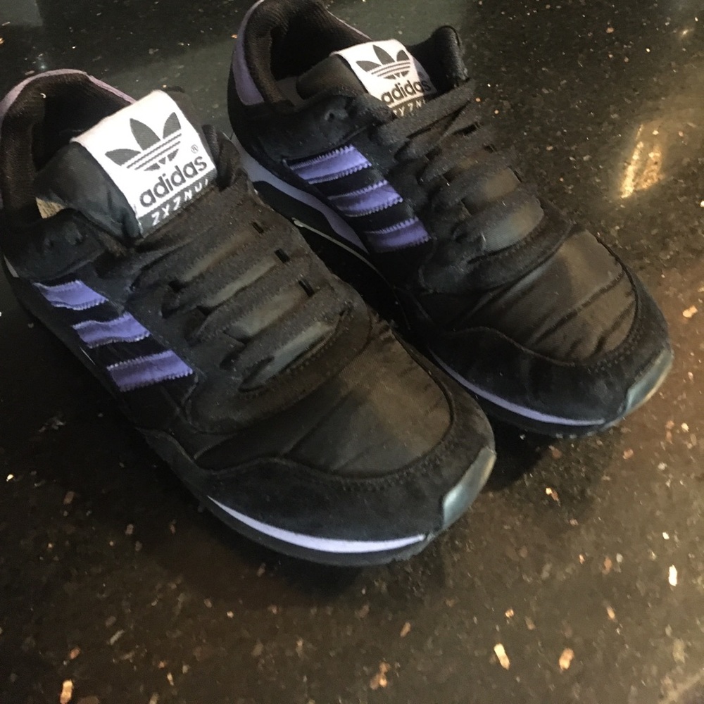 Adidas tennis shoes